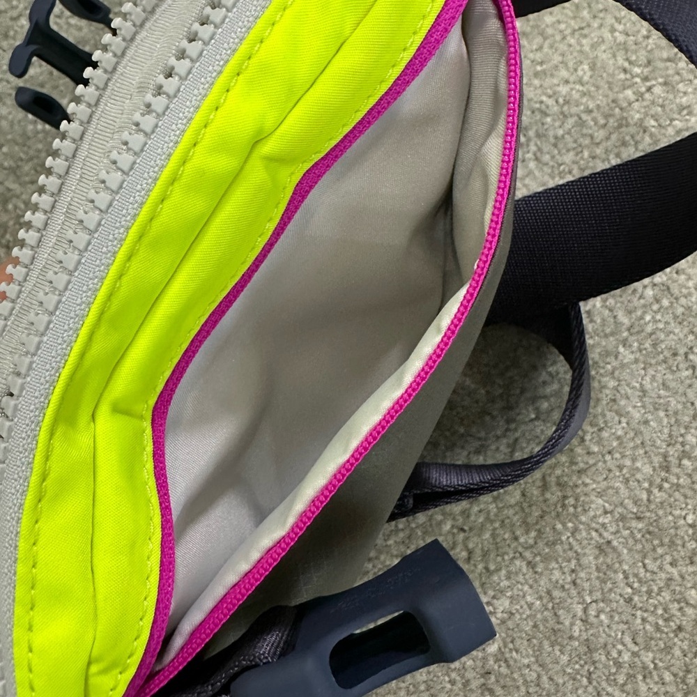Lululemon Athletica Neon Yellow Black Belt Bag - Picture 6 of 6